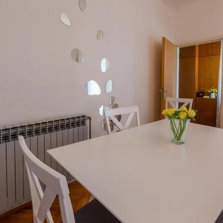 In 39332 Apartment *